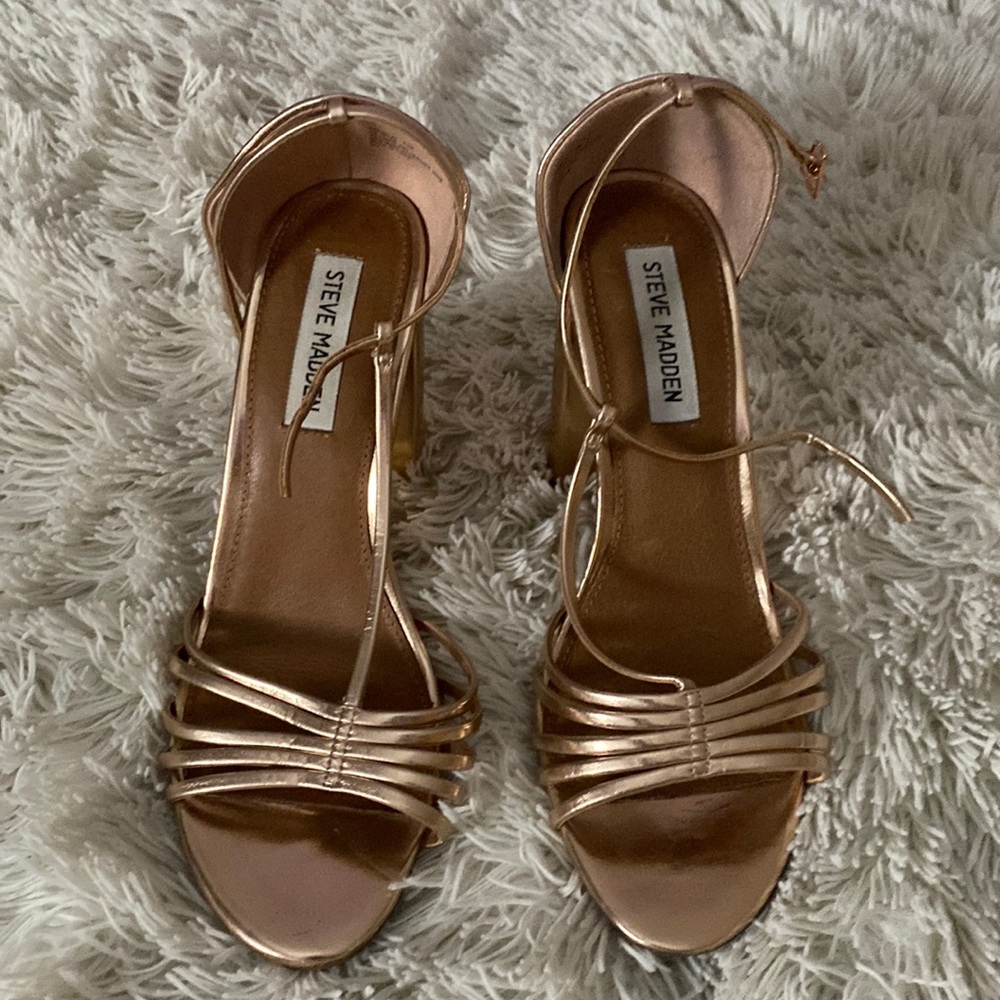 Woman sandal heels